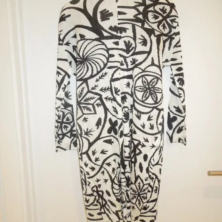 [BUNJANG] Pleats Please White Black Pattern Cardigan / 플리츠플리즈 화이트 블랙 패턴 가디건