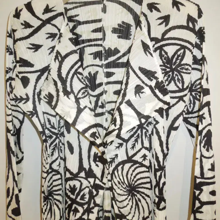 [BUNJANG] Pleats Please White Black Pattern Cardigan / 플리츠플리즈 화이트 블랙 패턴 가디건