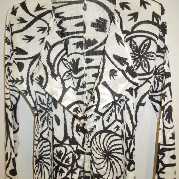 [BUNJANG] Pleats Please White Black Pattern Cardigan / 플리츠플리즈 화이트 블랙 패턴 가디건