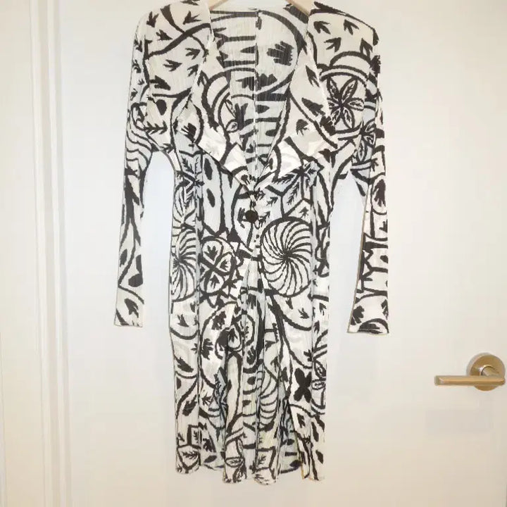 [BUNJANG] Pleats Please White Black Pattern Cardigan / 플리츠플리즈 화이트 블랙 패턴 가디건