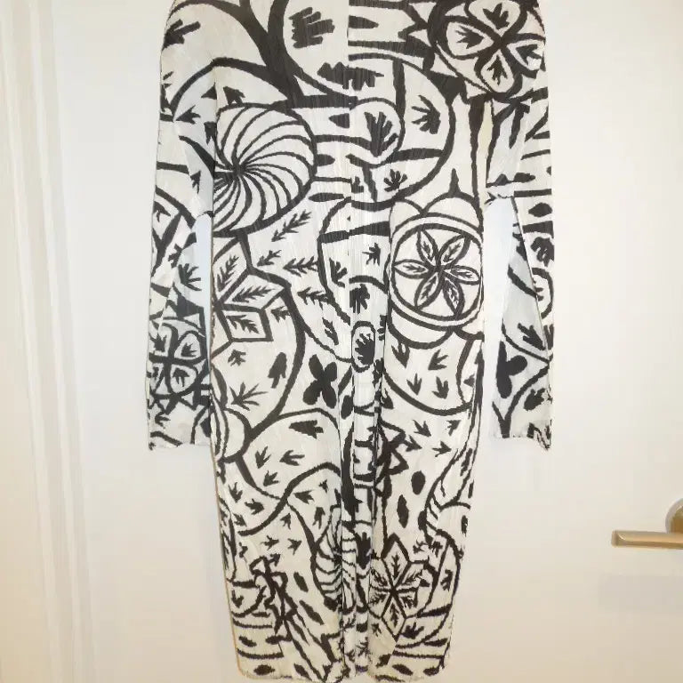 [BUNJANG] Pleats Please White Black Pattern Cardigan / 플리츠플리즈 화이트 블랙 패턴 가디건