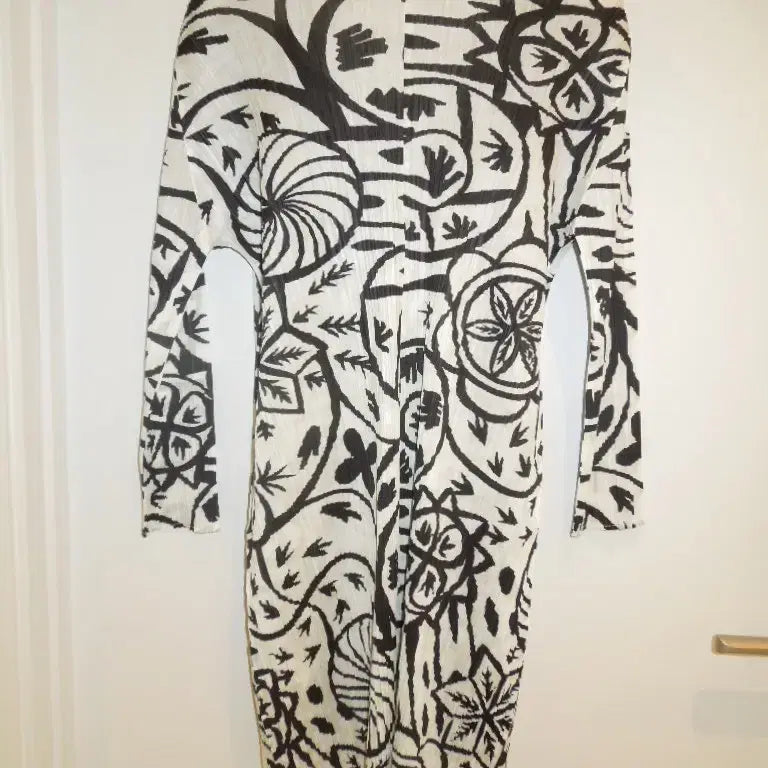 [BUNJANG] Pleats Please White Black Pattern Cardigan / 플리츠플리즈 화이트 블랙 패턴 가디건
