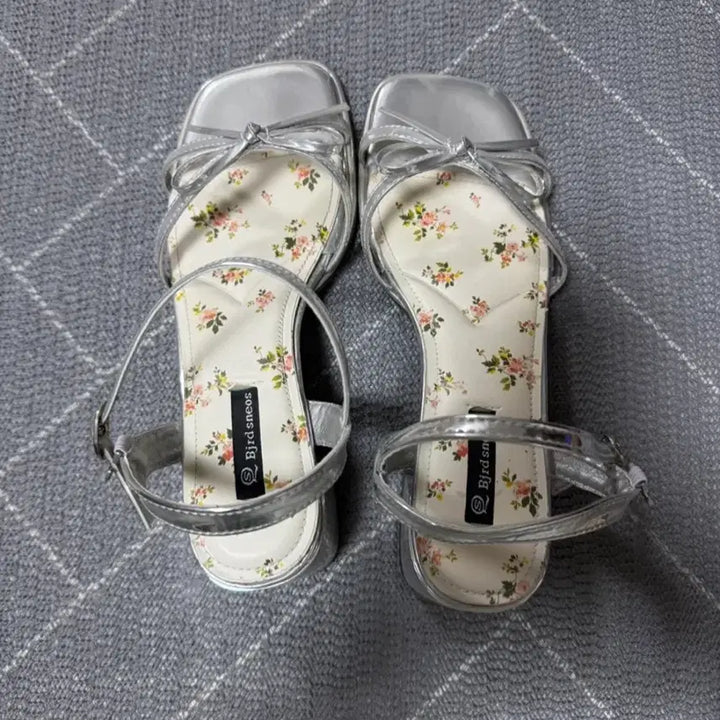 [BUNJANG] Silver Strap Heels / 실버 스트랩 구두
