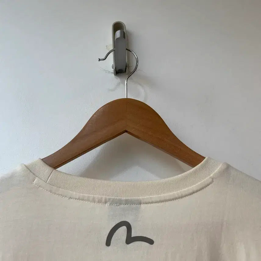 [BUNJANG] EVISU Ivory Logo Short Sleeve T-shirt / 에비수 아이보리 로고 반팔 티셔츠 L