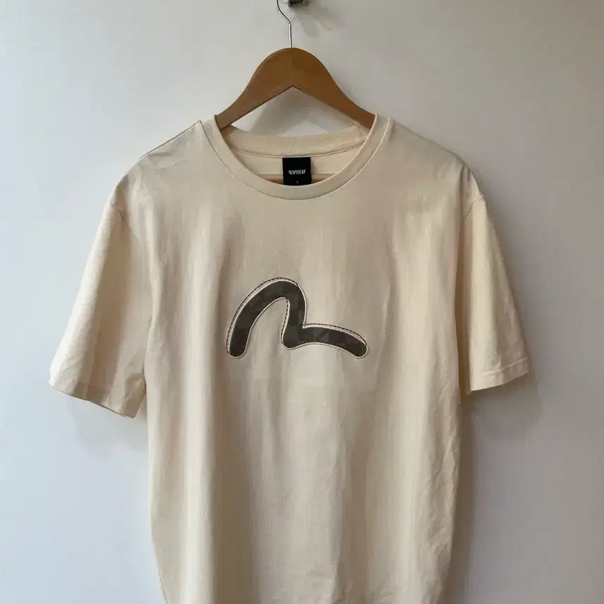 [BUNJANG] EVISU Ivory Logo Short Sleeve T-shirt / 에비수 아이보리 로고 반팔 티셔츠 L