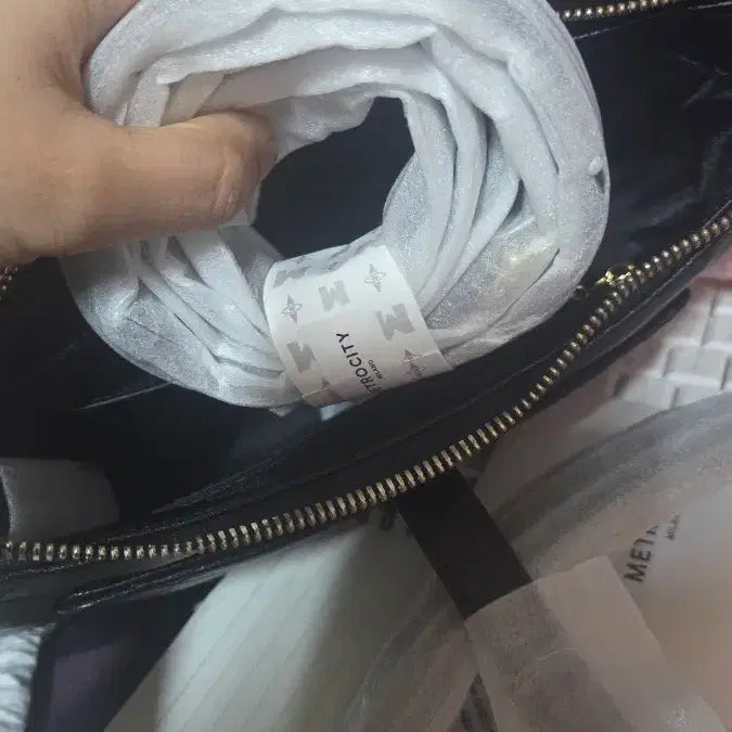 [BUNJANG] Metrocity Quilted Black Tote Bag / 메트로시티 퀼팅 블랙 가방 토트백 크로스백
