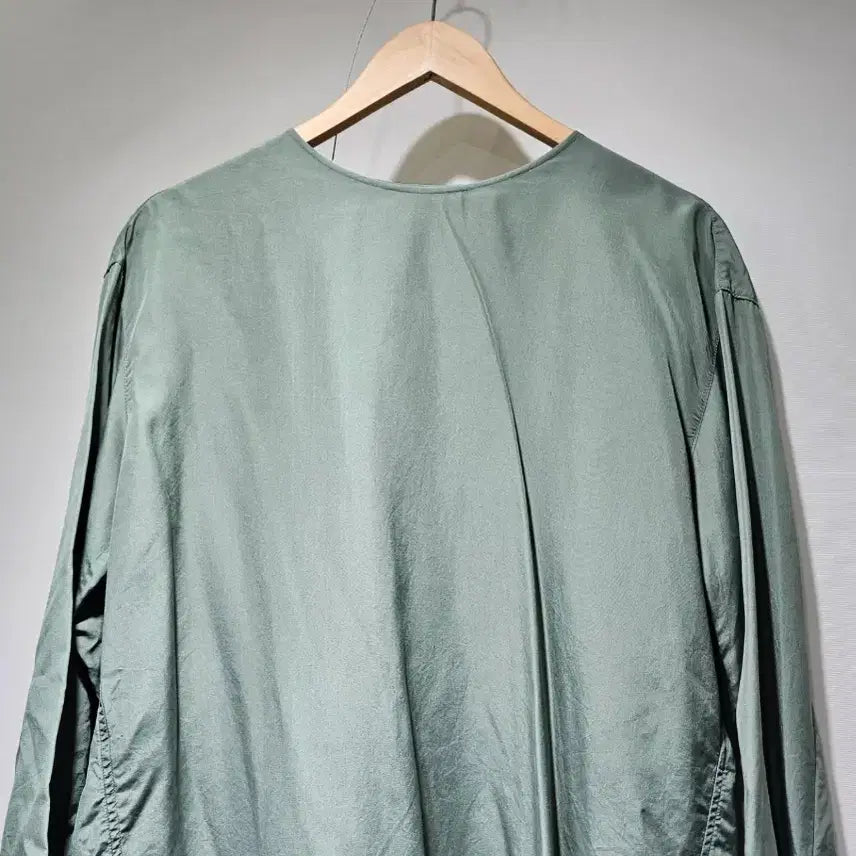 [BUNJANG] the CASHMERE Long Sleeve Blouse / 더캐시미어 긴팔 블라우스 ~55반