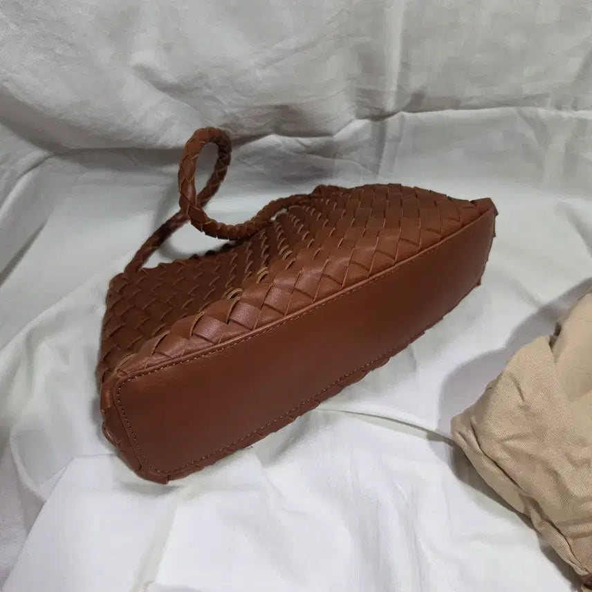 [SOLD OUT] 프리미엄 소가죽 호보백 카멜 (드래곤 로잔나 스타일)