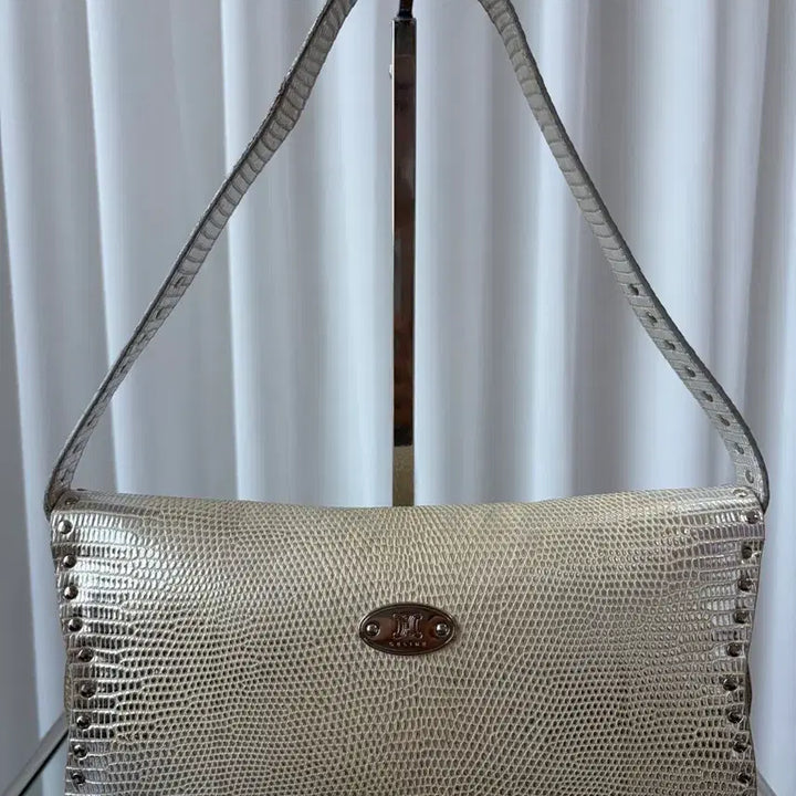 [BUNJANG] Celine Lizard Skin Studded Triomphe Shoulder Bag / 셀린느 리자드스킨 스터드 트리옹프 숄더백