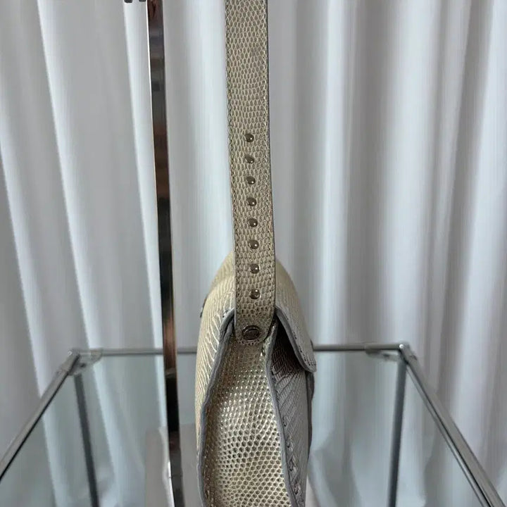 [BUNJANG] Celine Lizard Skin Studded Triomphe Shoulder Bag / 셀린느 리자드스킨 스터드 트리옹프 숄더백