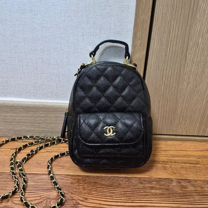 [BUNJANG] Black Quilted Chain Backpack / 블랙 백팩 체인백