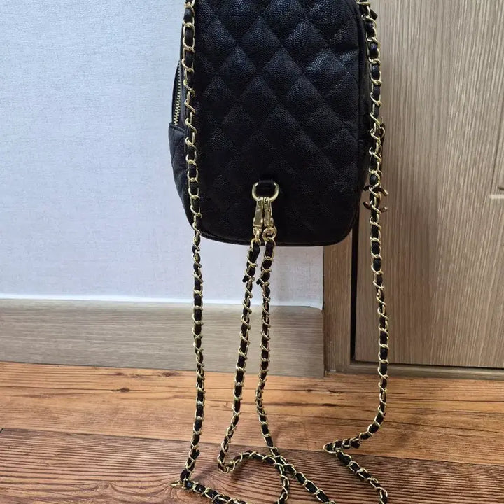 [BUNJANG] Black Quilted Chain Backpack / 블랙 백팩 체인백