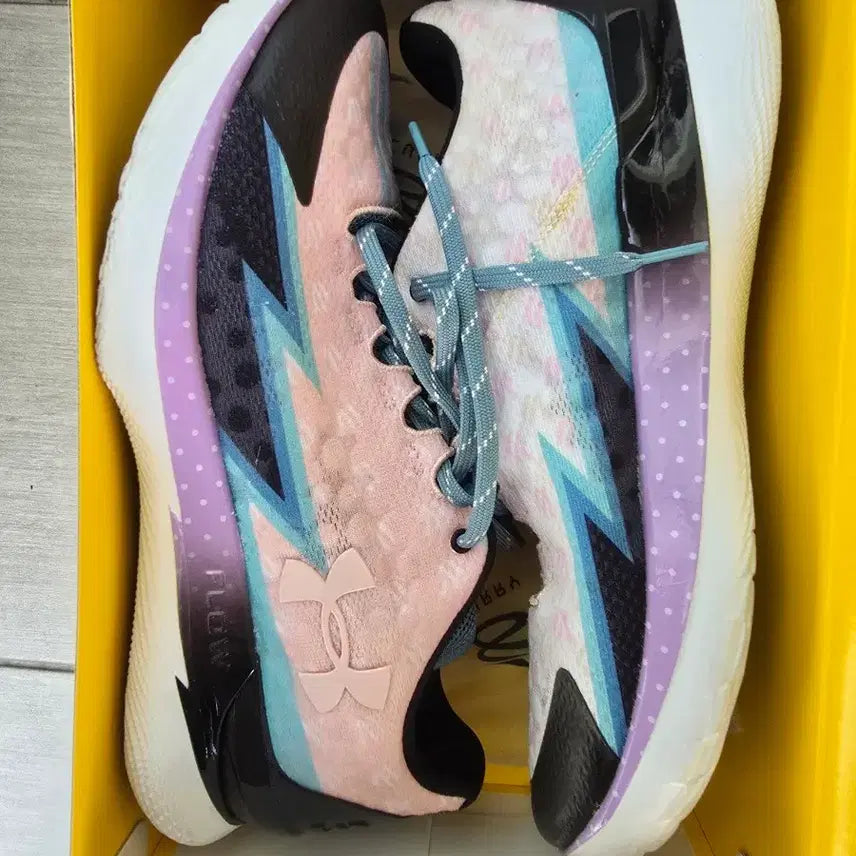 [BUNJANG] Under Armour Curry Flow 1 Sneakers / 언더아머 커리플로우1 300사이즈