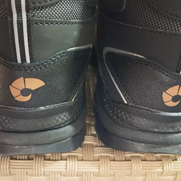 [SOLD OUT] 내파 6인찌 안전화 270.