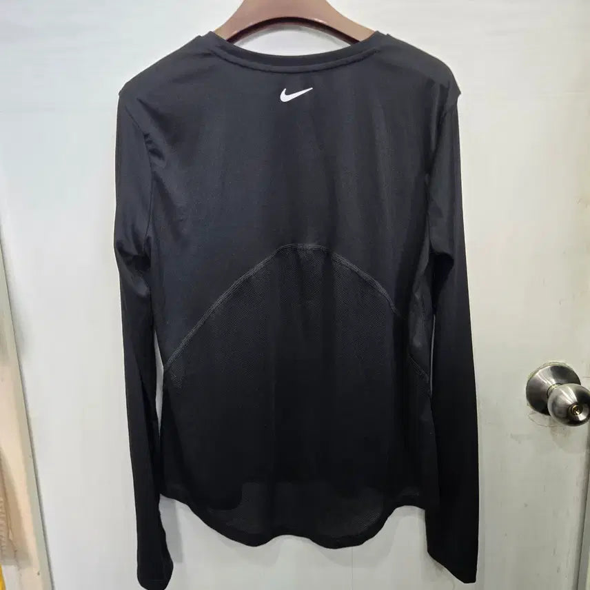 [SOLD OUT] 105,XL )) NIKE 나이키 러닝 드라이핏 긴팔티셔츠! 블랙&amp;화이트