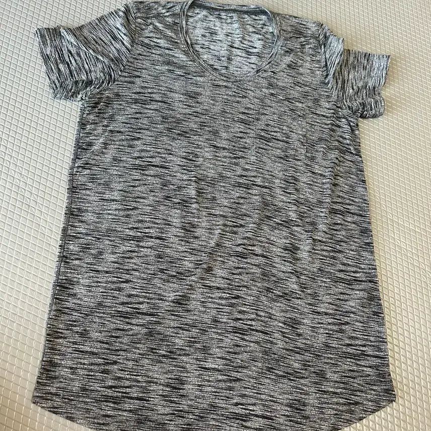 [BUNJANG] Benetton Korea Sisley Functional Short Sleeve T-Shirt / 베네통코리아 시슬리 기능성 반팔 66