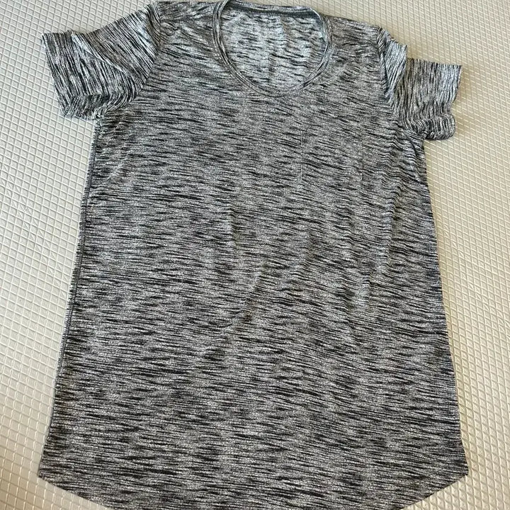 [BUNJANG] Benetton Korea Sisley Functional Short Sleeve T-Shirt / 베네통코리아 시슬리 기능성 반팔 66