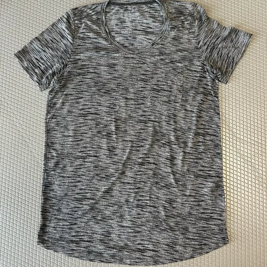 [BUNJANG] Benetton Korea Sisley Functional Short Sleeve T-Shirt / 베네통코리아 시슬리 기능성 반팔 66