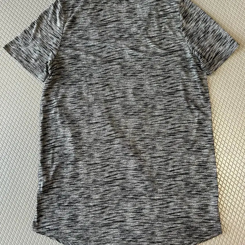 [BUNJANG] Benetton Korea Sisley Functional Short Sleeve T-Shirt / 베네통코리아 시슬리 기능성 반팔 66