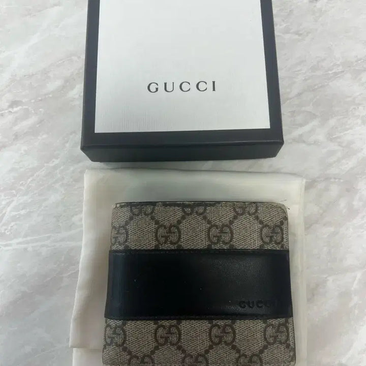 [BUNJANG] Gucci GG Supreme Bifold Wallet / 구찌 GG 수프림 반지갑