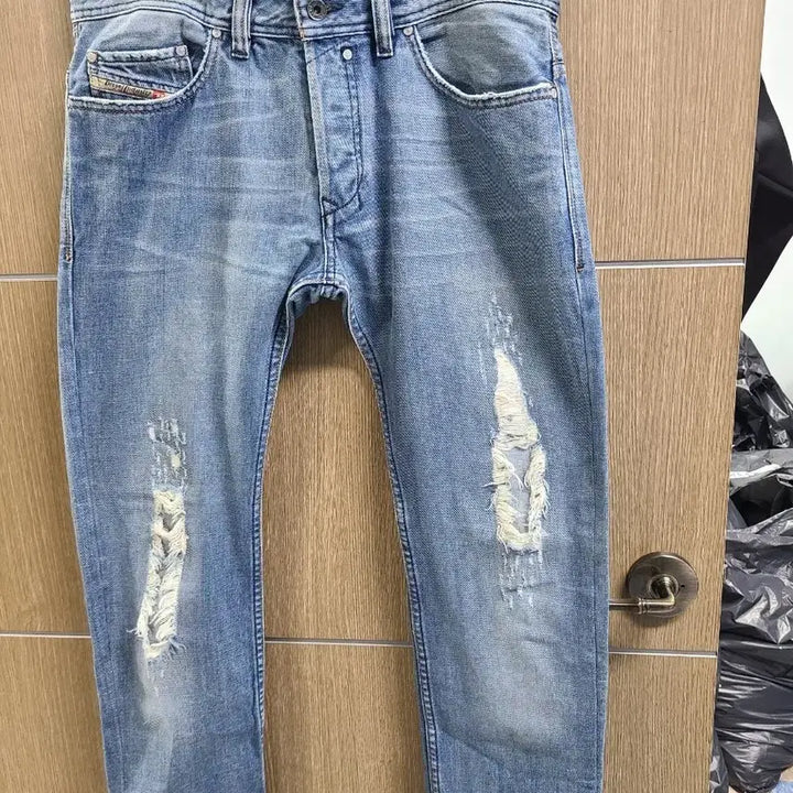 [BUNJANG] Diesel Low Rise Blue Denim Damaged Jeans 32 / 디젤 로우라이즈 블루 데님 데미지 청바지 32