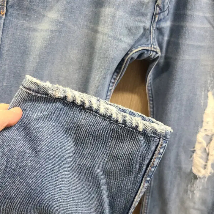 [BUNJANG] Diesel Low Rise Blue Denim Damaged Jeans 32 / 디젤 로우라이즈 블루 데님 데미지 청바지 32