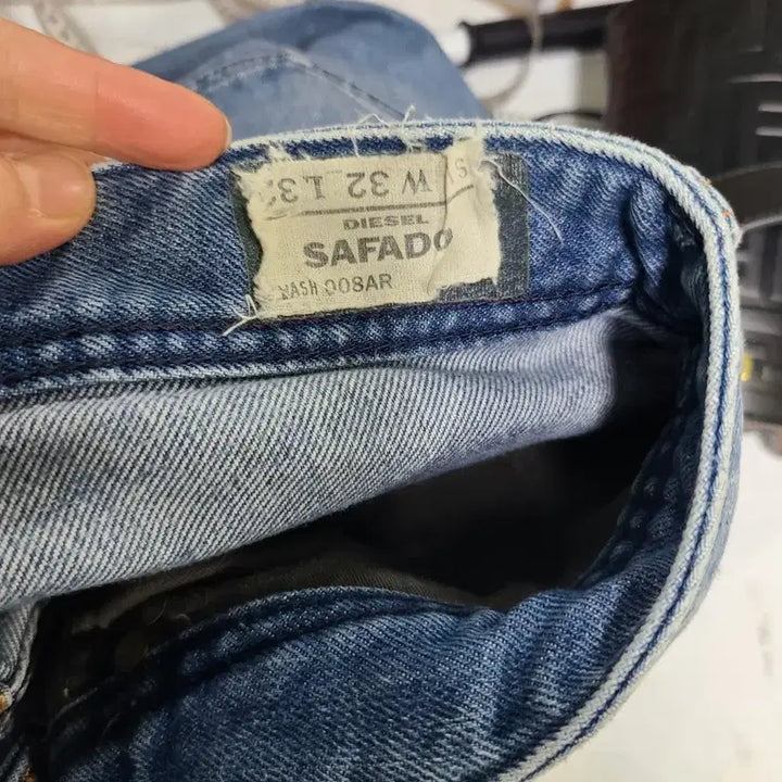 [BUNJANG] Diesel Low Rise Blue Denim Damaged Jeans 32 / 디젤 로우라이즈 블루 데님 데미지 청바지 32