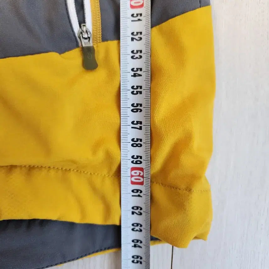[SOLD OUT] 디스커버리 멀티스포츠 바람막이 자켓 사이즈100 L4시즌용 후드 바람