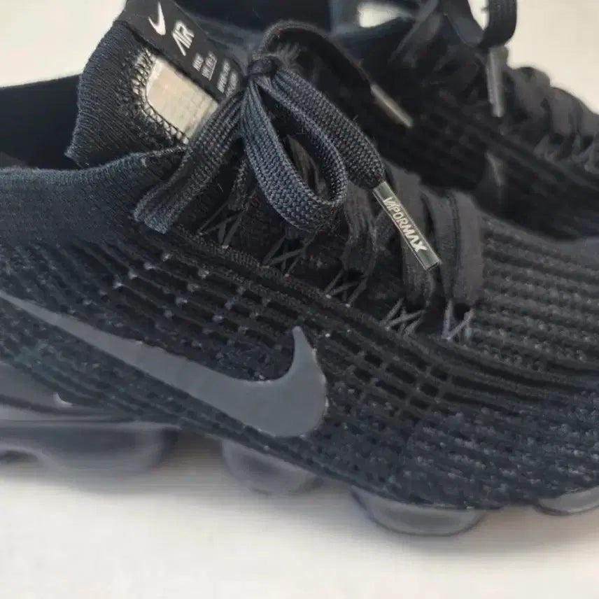 [SOLD OUT] 나이키 Nike 에어 베이퍼맥스 플라이니트 3 트리플블랙 270 판매