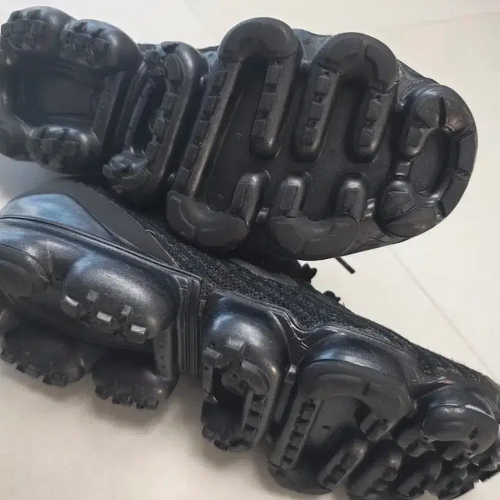 [SOLD OUT] 나이키 Nike 에어 베이퍼맥스 플라이니트 3 트리플블랙 270 판매