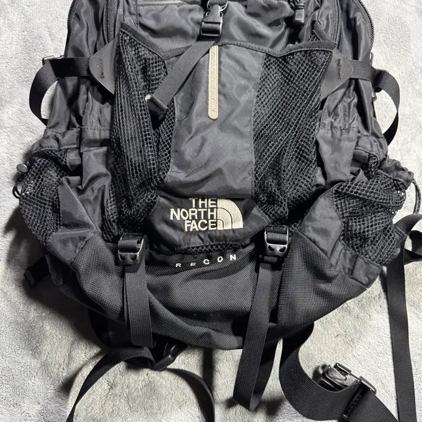 [BUNJANG] The North Face Recon Black Backpack / 노스페이스 리콘 블랙 백팩