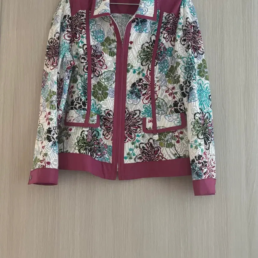 [BUNJANG] Floral Pattern Punching Jacket / 플라워 패턴 펀칭 자켓