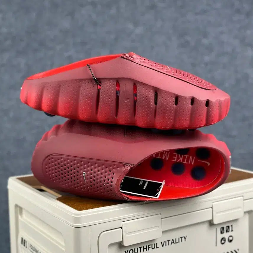 [BUNJANG] Nike Mind Red Slippers (Size 265) / 나이키 Nike Mind 빨간색 슬리퍼  사이즈265
