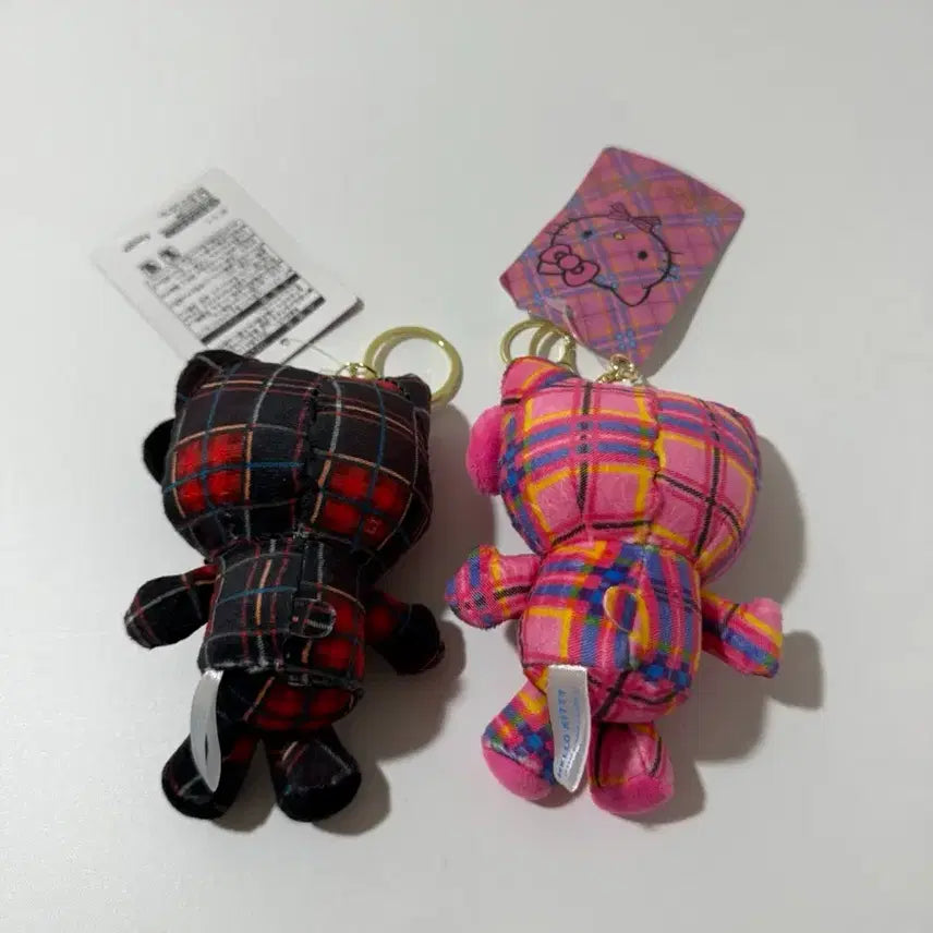 [BUNJANG] Sanrio Hello Kitty Checkered Plush Keyring / 산리오 헬로키티 체크무늬 인형 키링