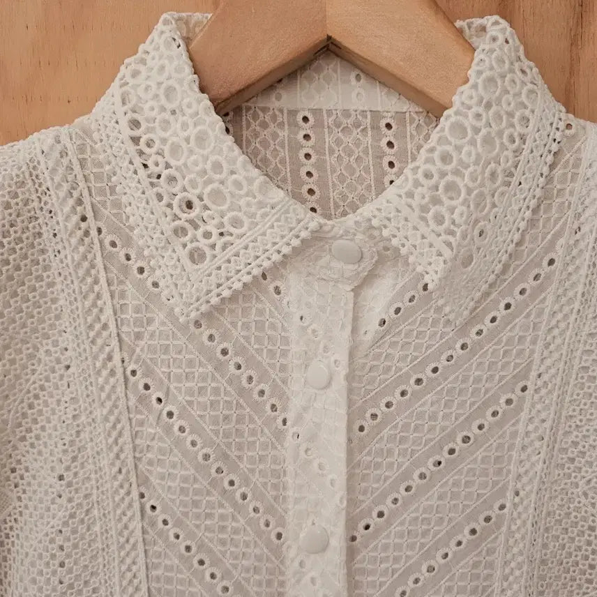 [BUNJANG] White Wing Lace Blouse / 화이트 날개레이스 블라우스 (새옷)