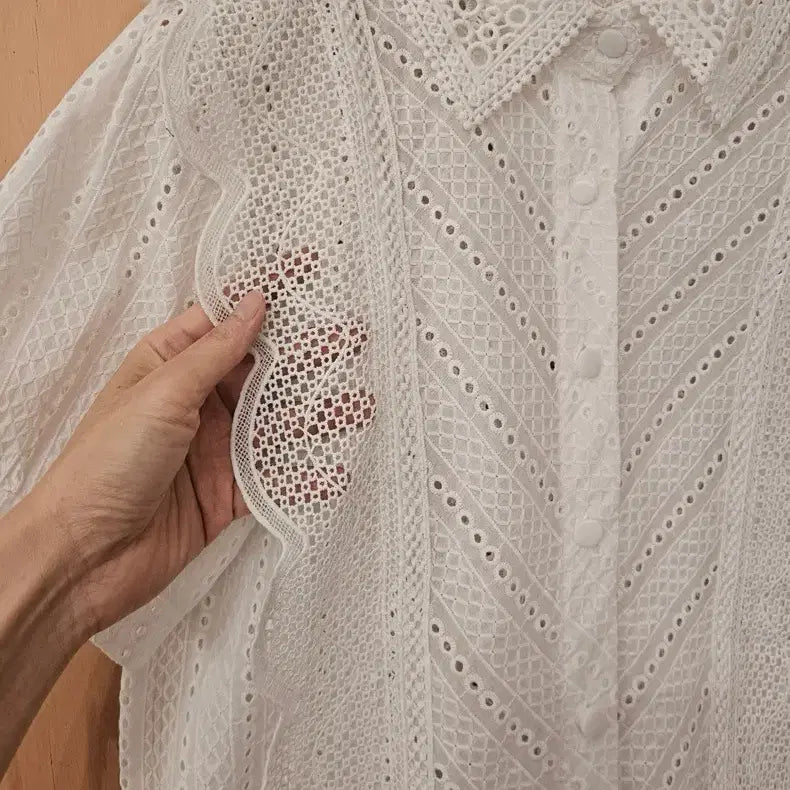 [BUNJANG] White Wing Lace Blouse / 화이트 날개레이스 블라우스 (새옷)