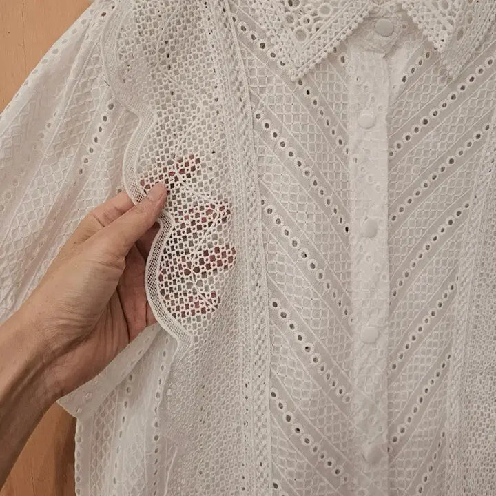 [BUNJANG] White Wing Lace Blouse / 화이트 날개레이스 블라우스 (새옷)