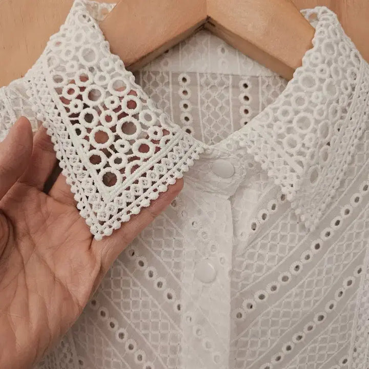 [BUNJANG] White Wing Lace Blouse / 화이트 날개레이스 블라우스 (새옷)