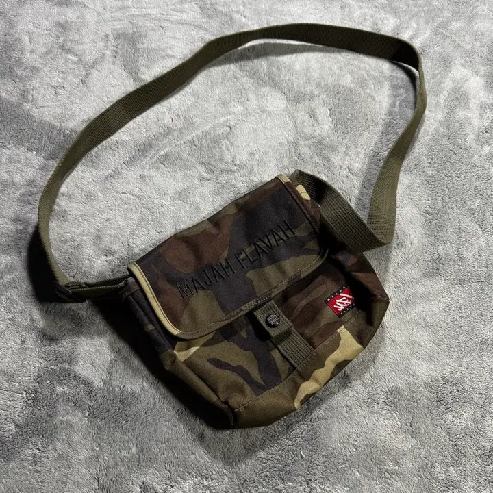 [BUNJANG] Mazaflava Camo Crossbody Bag / 마자플라바 카모 크로스백