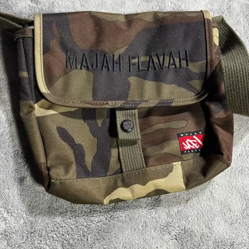 [BUNJANG] Mazaflava Camo Crossbody Bag / 마자플라바 카모 크로스백
