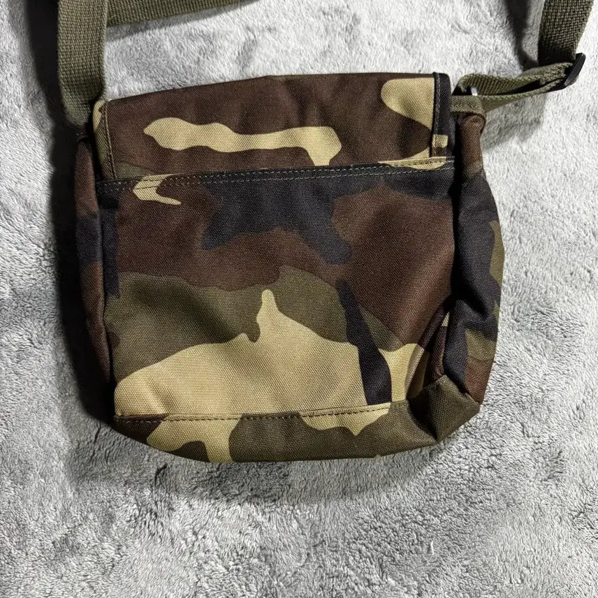 [BUNJANG] Mazaflava Camo Crossbody Bag / 마자플라바 카모 크로스백
