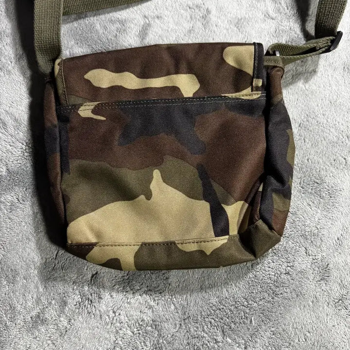 [BUNJANG] Mazaflava Camo Crossbody Bag / 마자플라바 카모 크로스백