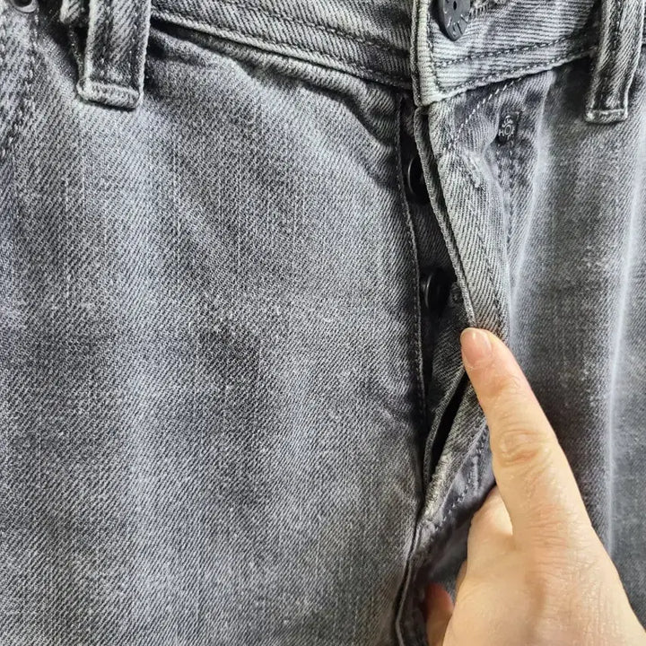 [BUNJANG] Diesel Low-Rise Gray Denim Jeans / 디젤 로우라이즈 그레이 데님 청바지 데미지진