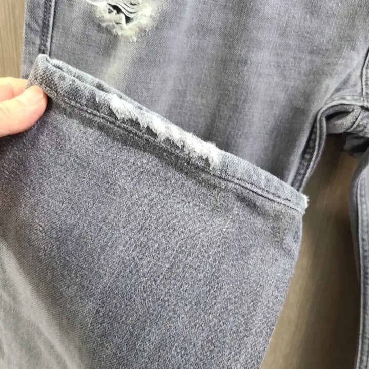 [BUNJANG] Diesel Low-Rise Gray Denim Jeans / 디젤 로우라이즈 그레이 데님 청바지 데미지진