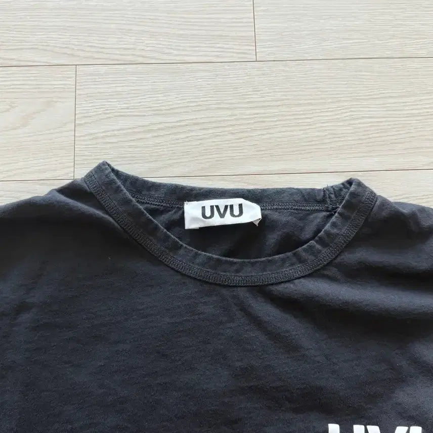[SOLD OUT] UVU 인시그니아 티셔츠 블랙