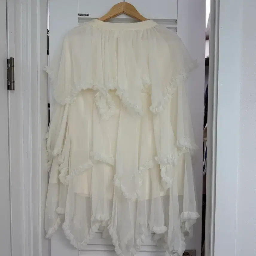 [BUNJANG] Cloudmotion Chiffon Ruffle Skirt White / 클라우드모션 쉬폰 캉캉 프릴 스커트 화이트