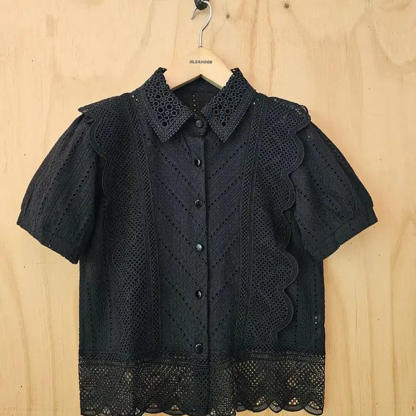 [BUNJANG] Black Wing Lace Blouse / 블랙 날개레이스 블라우스 (새옷)