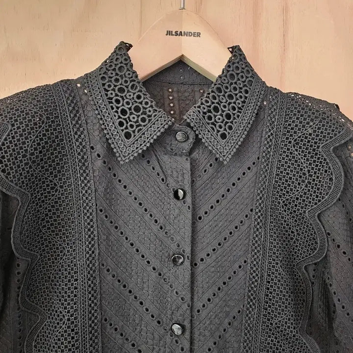 [BUNJANG] Black Wing Lace Blouse / 블랙 날개레이스 블라우스 (새옷)