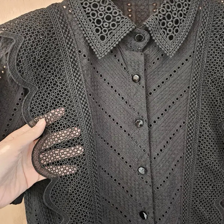 [BUNJANG] Black Wing Lace Blouse / 블랙 날개레이스 블라우스 (새옷)