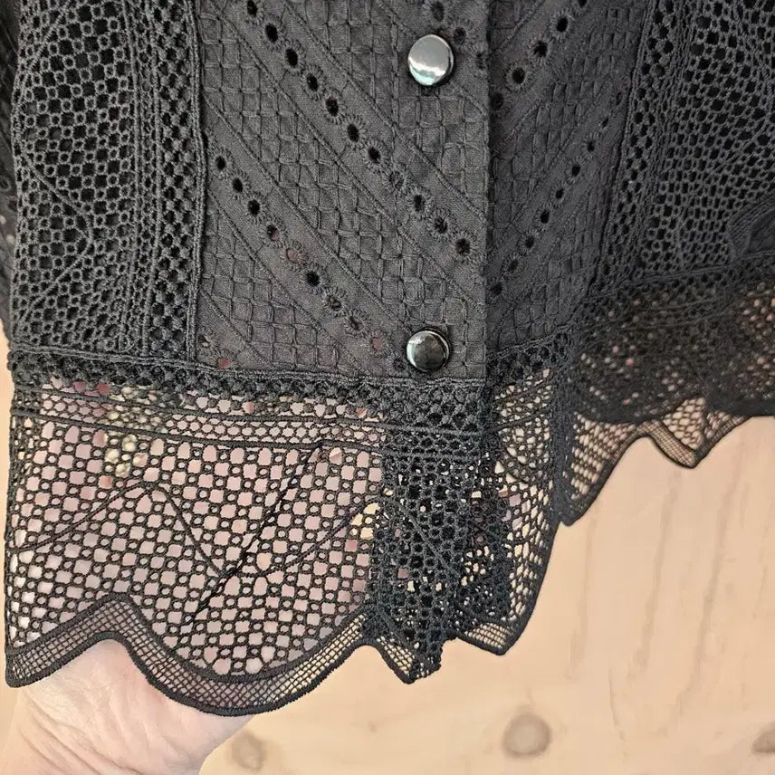 [BUNJANG] Black Wing Lace Blouse / 블랙 날개레이스 블라우스 (새옷)